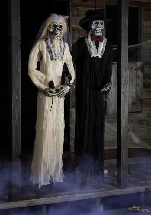 6FT Bride and Groom Skeleton Decoration Set Main image
